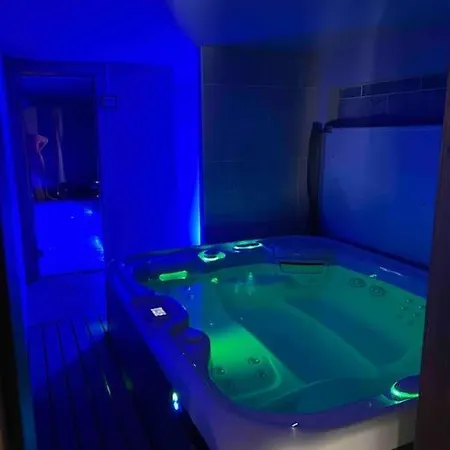 De Maman, Jacuzzi & Hammam Prive Apartment *
