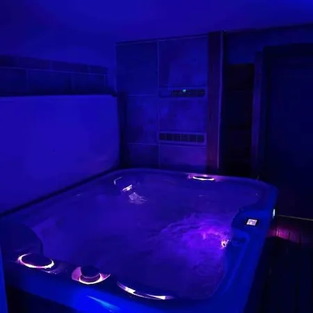 De Maman, Jacuzzi & Hammam Prive *
